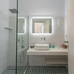 Flora's Mykonos Klouvas
