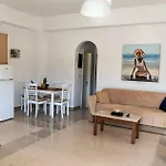 Flora's Mykonos * Klouvas
