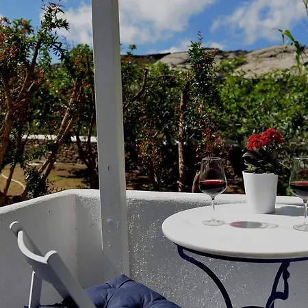 Flora's Mykonos Lägenhet