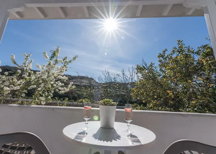 Διαμέρισμα Flora's Mykonos Κλουβάς