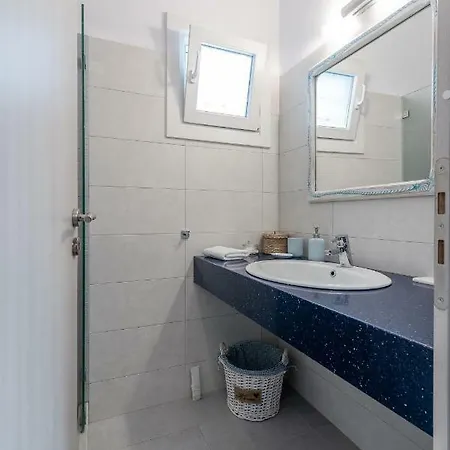 Flora's Houses Mykonos * Klouvas